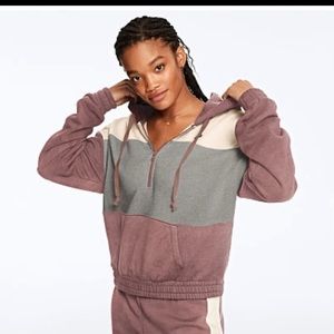 VS PINK Colorblock Pullover